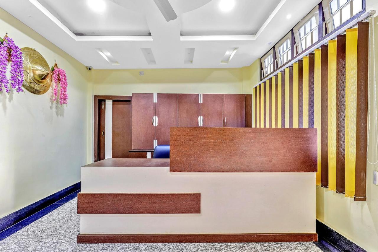 Capital O 85514 Kalpana Hotel Guwahati Dış mekan fotoğraf