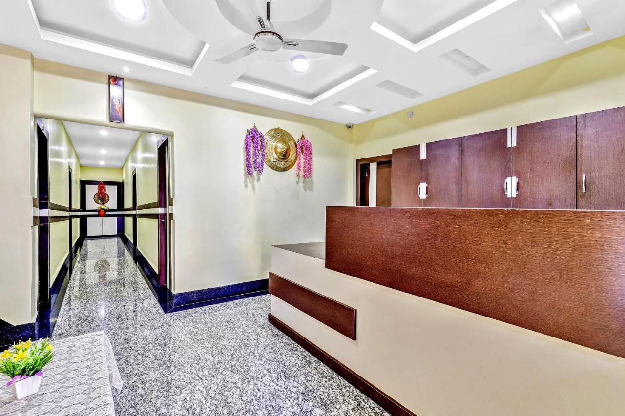 Capital O 85514 Kalpana Hotel Guwahati Dış mekan fotoğraf