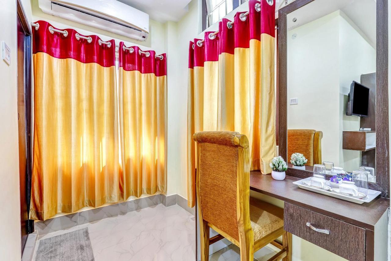 Capital O 85514 Kalpana Hotel Guwahati Dış mekan fotoğraf